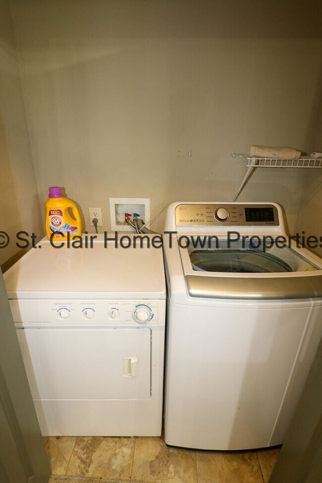 Building Photo - Furnished Condo on Logan Martin Lake