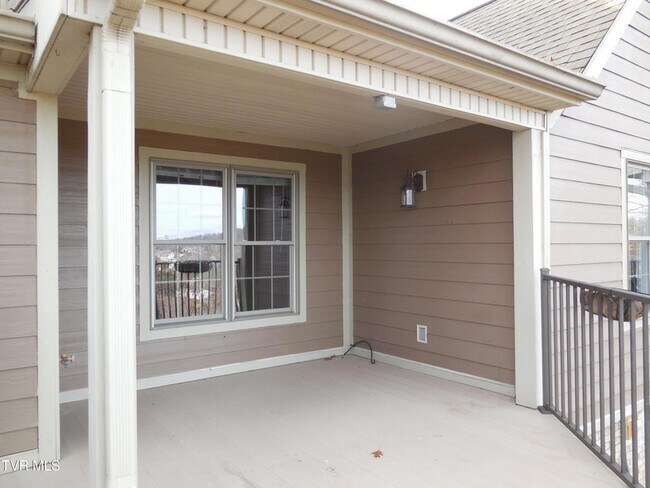 Building Photo - 341 Coldwater Dr