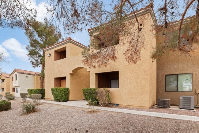 Building Photo - 3151 N Soaring Gulls Dr