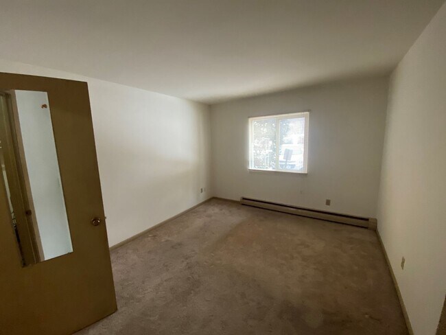 Interior Photo - WESTLAKE COVE APARTMENTS
