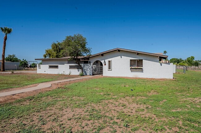 Building Photo - 834 N Constellation Way