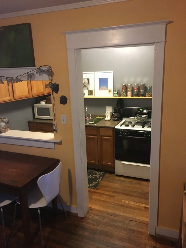 Building Photo - 2811 Campbell