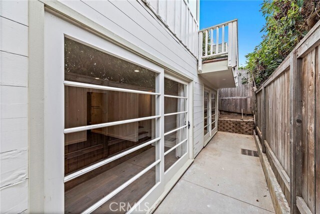Building Photo - 31907 Crestwood Pl