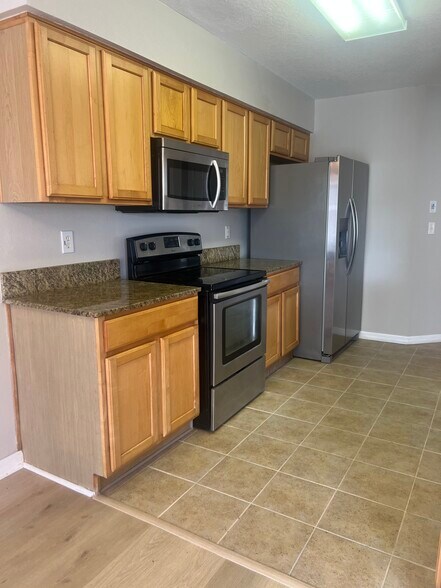 Building Photo - 7954 Carriage Pointe Dr