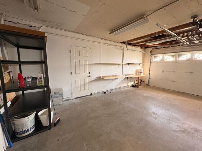 Building Photo - Rancho Cucamonga Gem – Stylish Single-Stor...