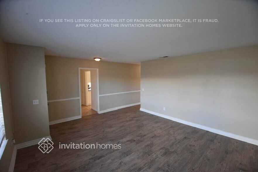 Building Photo - 10058 Julian Dr