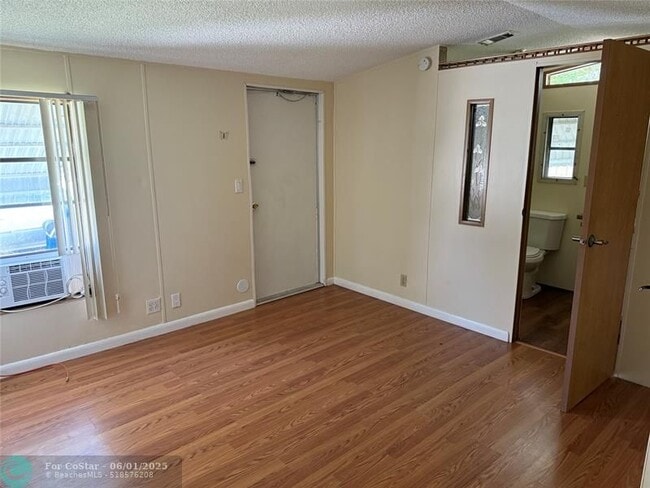 Building Photo - 3161 SW 53rd Ave