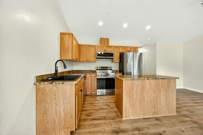 Building Photo - Brand New Single Level Home, Furnished or Unfurnished