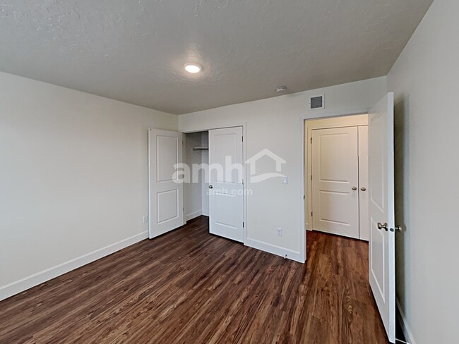 Building Photo - 6570 Old Forest Dr