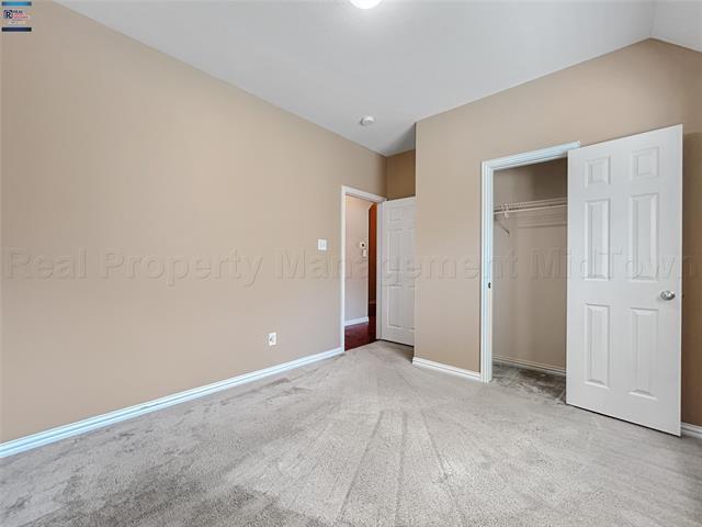 Building Photo - 5859 Foxglove Ln