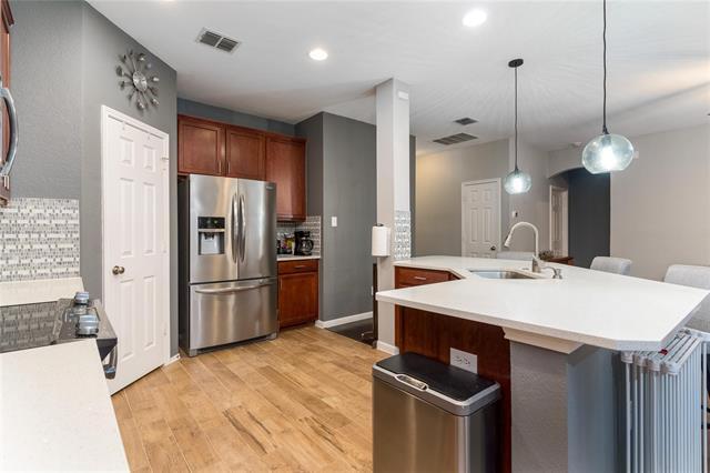 Building Photo - 5804 Pebble Ridge Dr