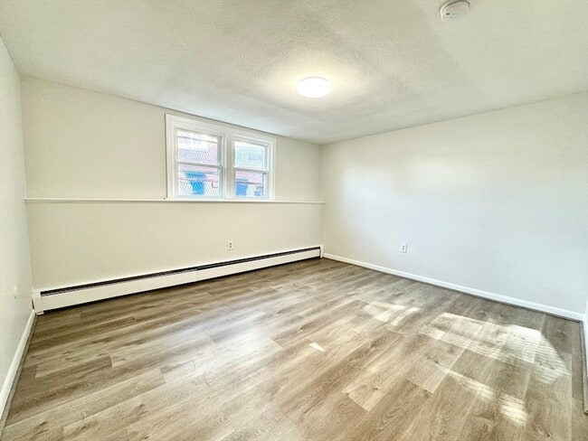 Building Photo - 206 High St