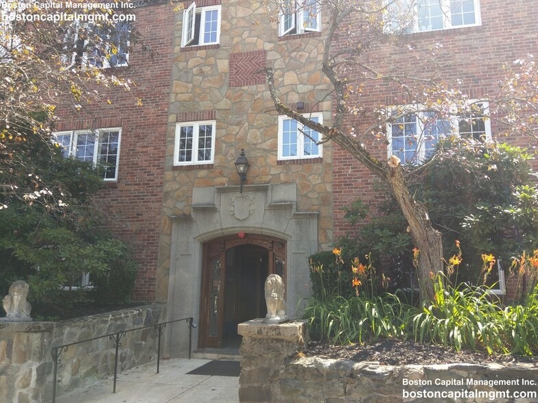 Building Photo - 14 Mt Ida St