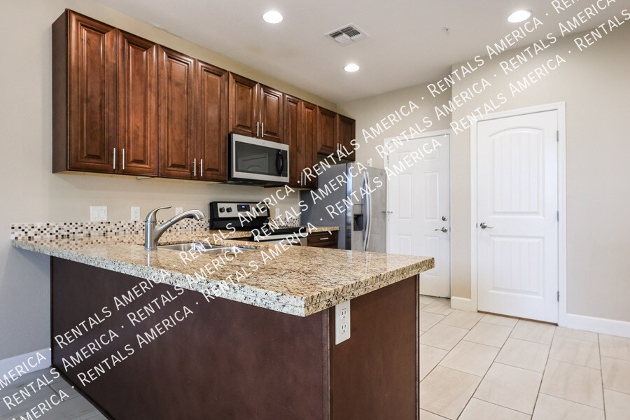 Building Photo - 1406 W Main St