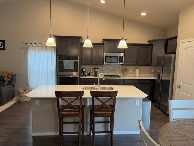 Building Photo - 9958 Golf Crest Dr