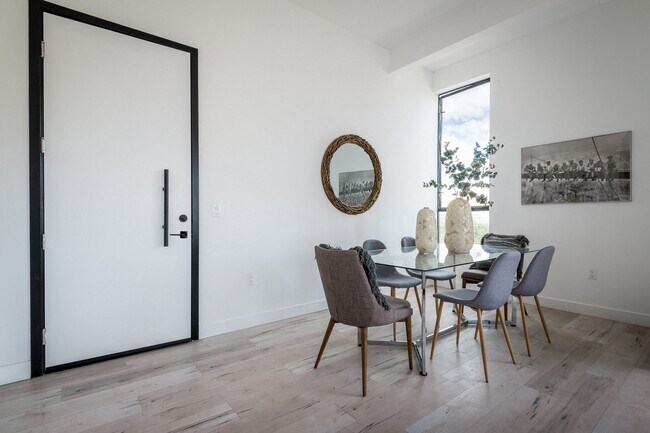 Building Photo - The Lex @ 4522 Lexington