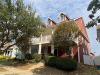 Building Photo - 9895 Cedarcrest Dr