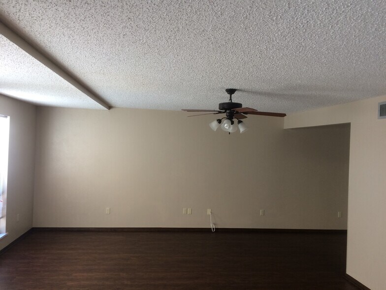 Building Photo - 200 Lodge Dr