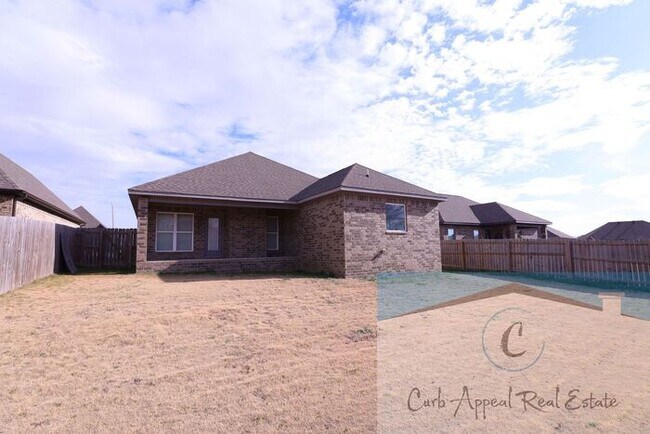 Building Photo - Beautiful, spacious 3 bed / 2 bath recently built home (Nettleton Schools) - fenced back yard!!