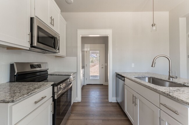 Building Photo - NEW 2 BR/1.5 BA in the Willow Bend S/D