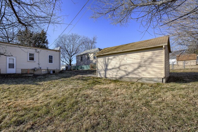 Building Photo - Ralston Rental Home Available