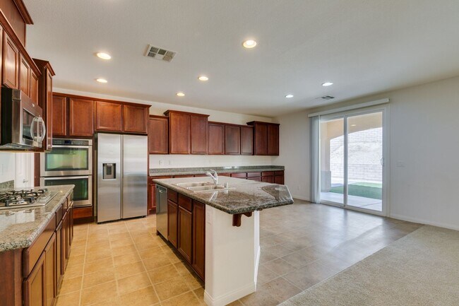 Building Photo - 12056 La Palmera Ave