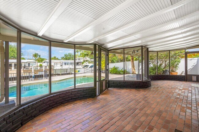 Building Photo - 2431 Key Largo Ln