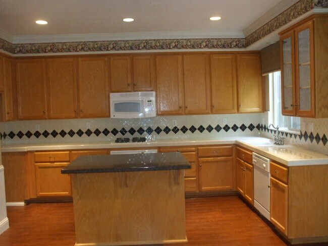Building Photo - Swan Lake - Gated in Granite Bay