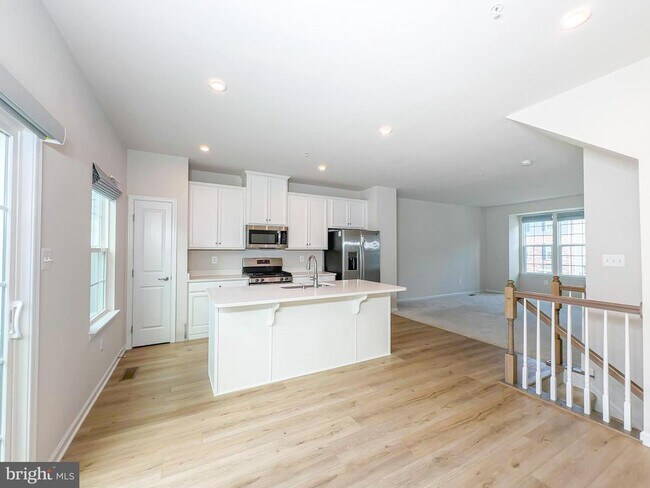 Building Photo - 72 Caswell Dr