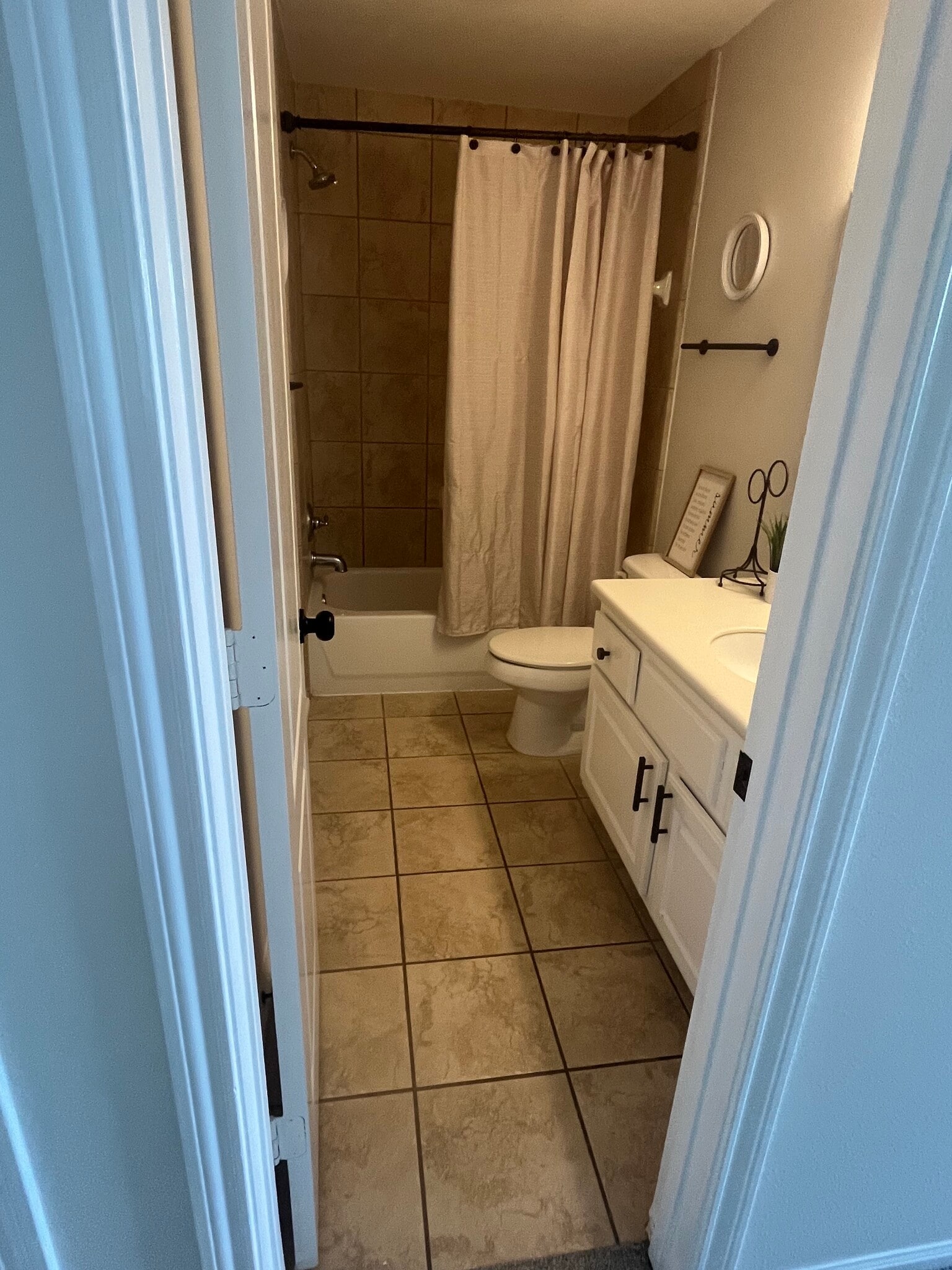 guest bath - 1903 Fletcher St