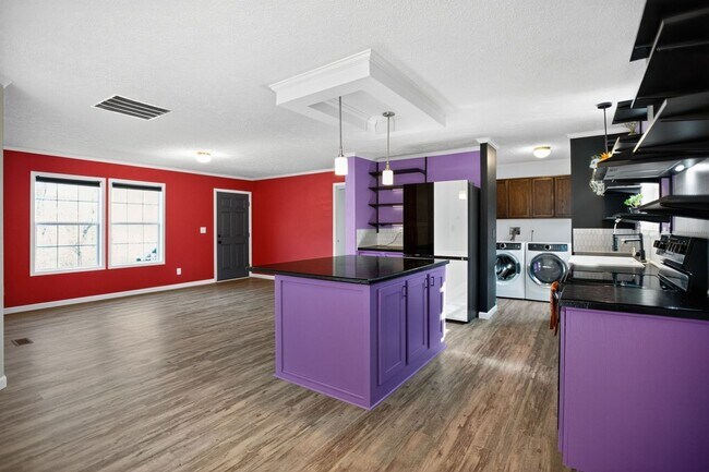 Building Photo - 318 Souther Rd