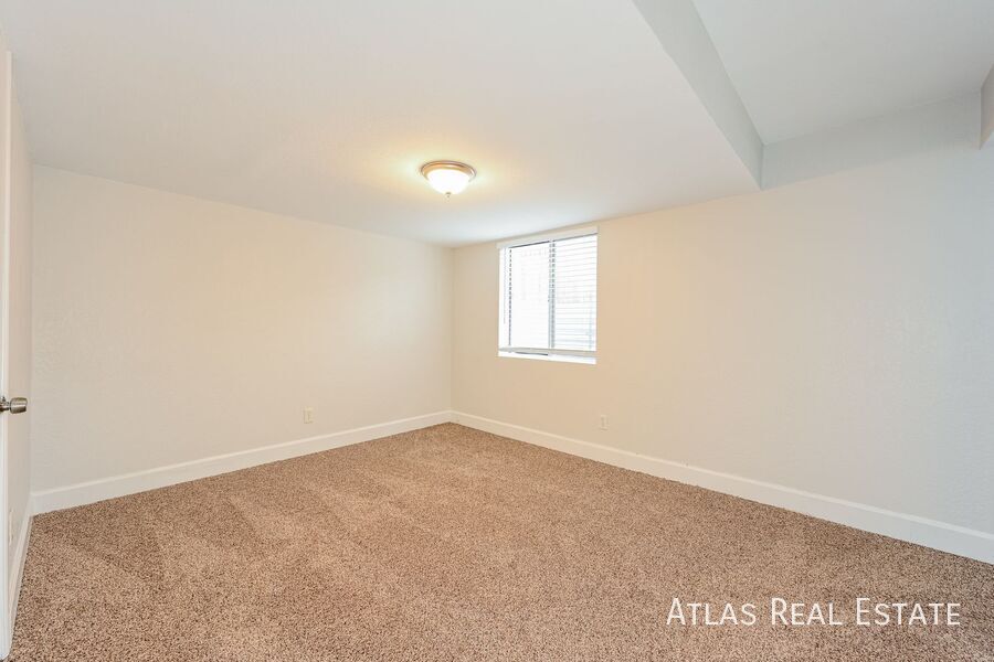 Building Photo - 1233 S Alton Ct