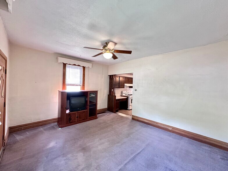 Building Photo - 1413 Laurel Pl