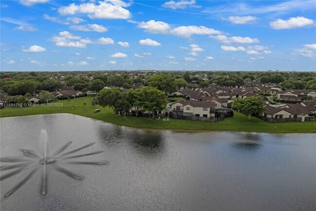 Building Photo - 15070 SW 49th Ln