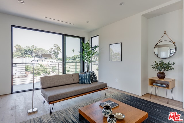 Building Photo - 3756 Brilliant Dr