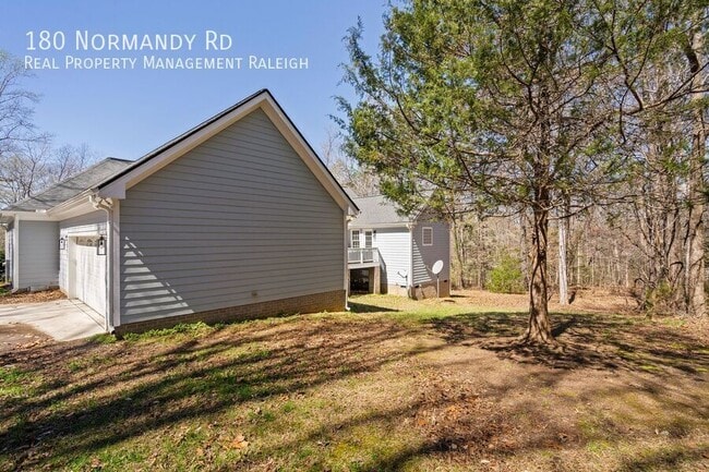 Building Photo - 180 Normandy Rd