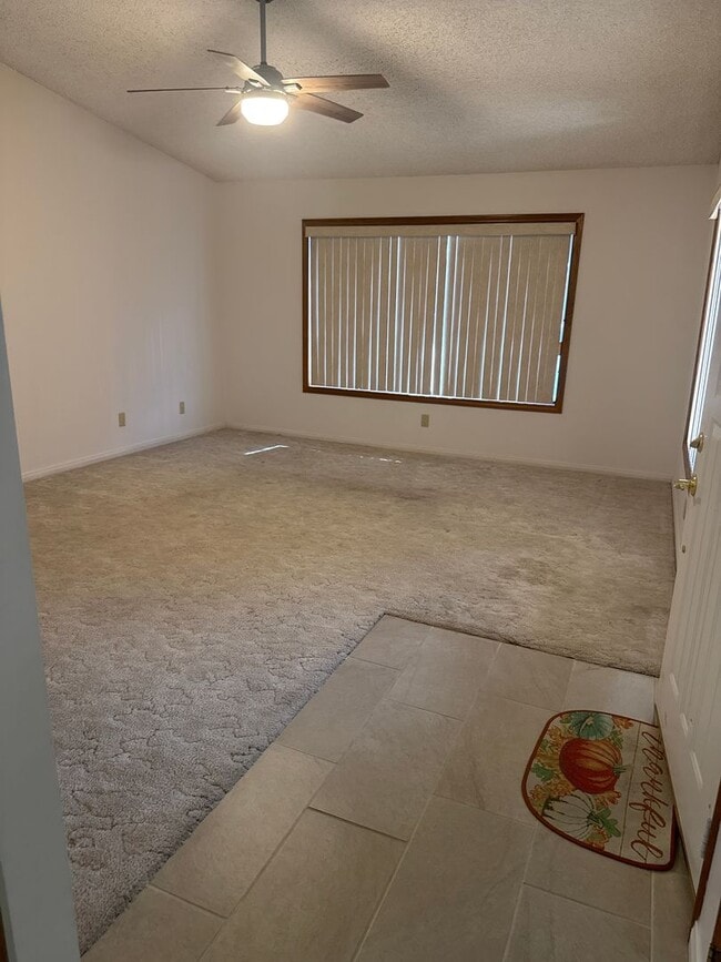 Building Photo - 4 bed, 2 bath, 2 car garage . Boulder City RV parking