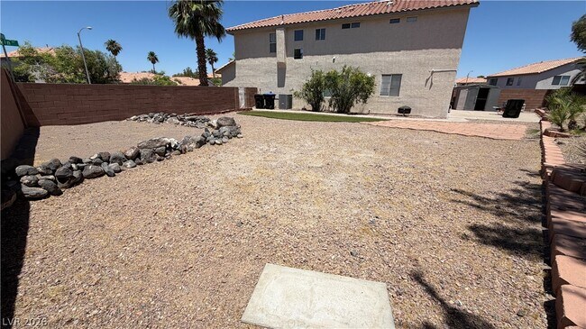 Building Photo - 2424 Predera Ave