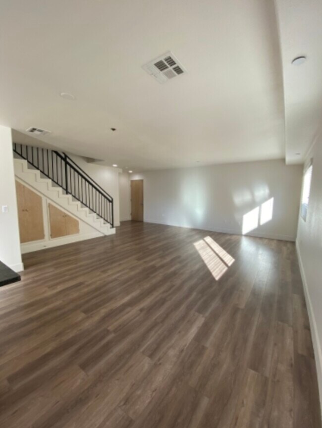 Building Photo - 11312 Huston St