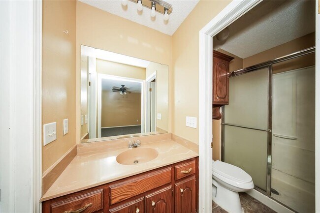 Building Photo - 12012 Sagamore Dr