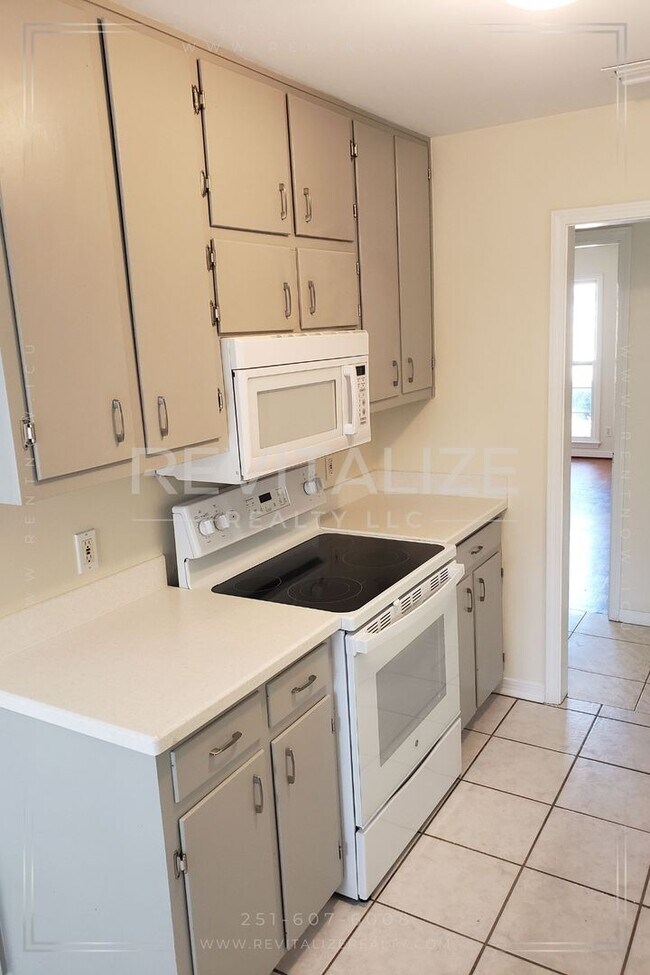 Building Photo - Beautiful 4 Bed 2 Bath Home in Daphne!!