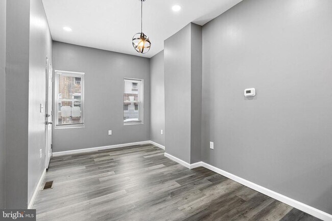 Primary Photo - 2550 N 12th St