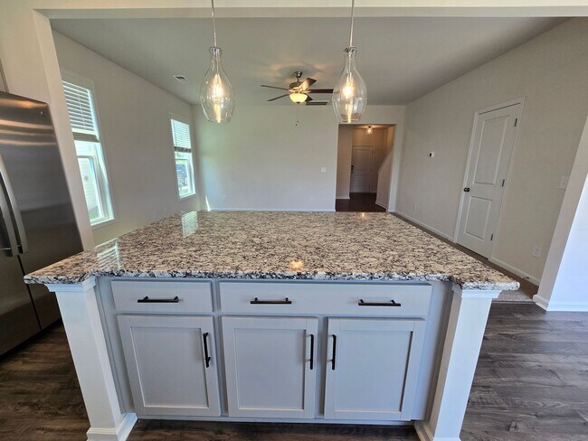 Building Photo - 1032 Crescent Moon Lp