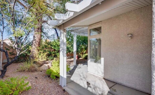 Building Photo - 8164 Sedona Sunset Dr