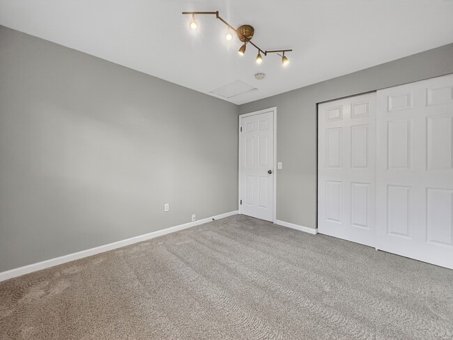 Building Photo - 11706 NE 98th St