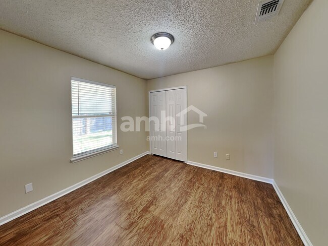 Building Photo - 2508 Westchester Ct