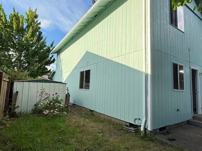 Building Photo - Fresh interior and exterior new painting