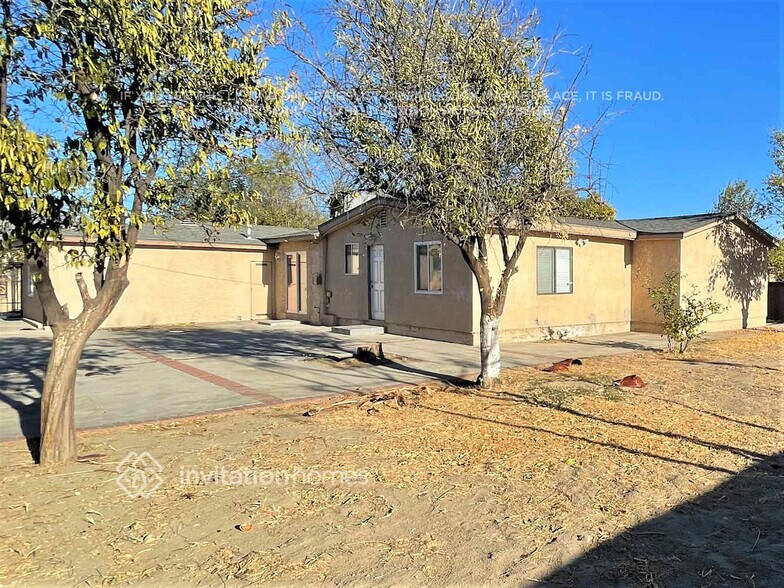 Building Photo - 9233 Kewen Ave