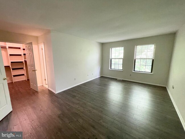 Building Photo - 204 Weatherstone Dr