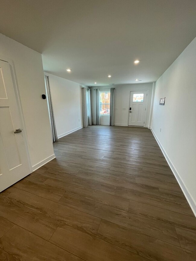 Building Photo - Brand  New!!!! 3 bedroom Townhome 2.5 Bath near Furman University !!!